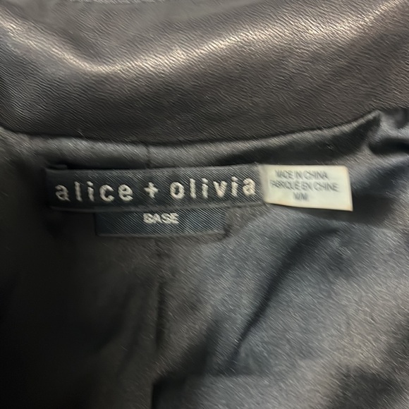 NWOT Alice + Olivia 100% Lambskin Moto Jacket Size Medium, defective zipper - Picture 15 of 17